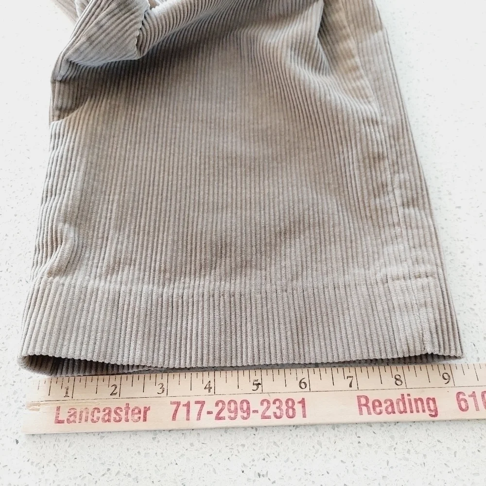 LL Bean Men's Corduroy Pants Classic Fit Khaki Tan Wide Wale Cord Size 42 X 33